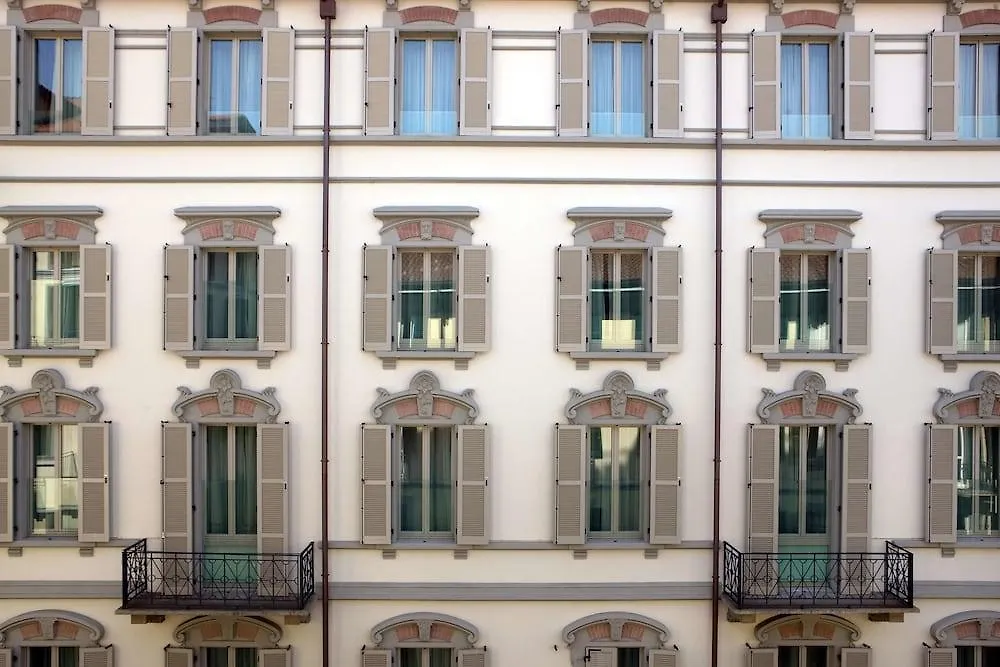 Hotel Milano Scala 4*,