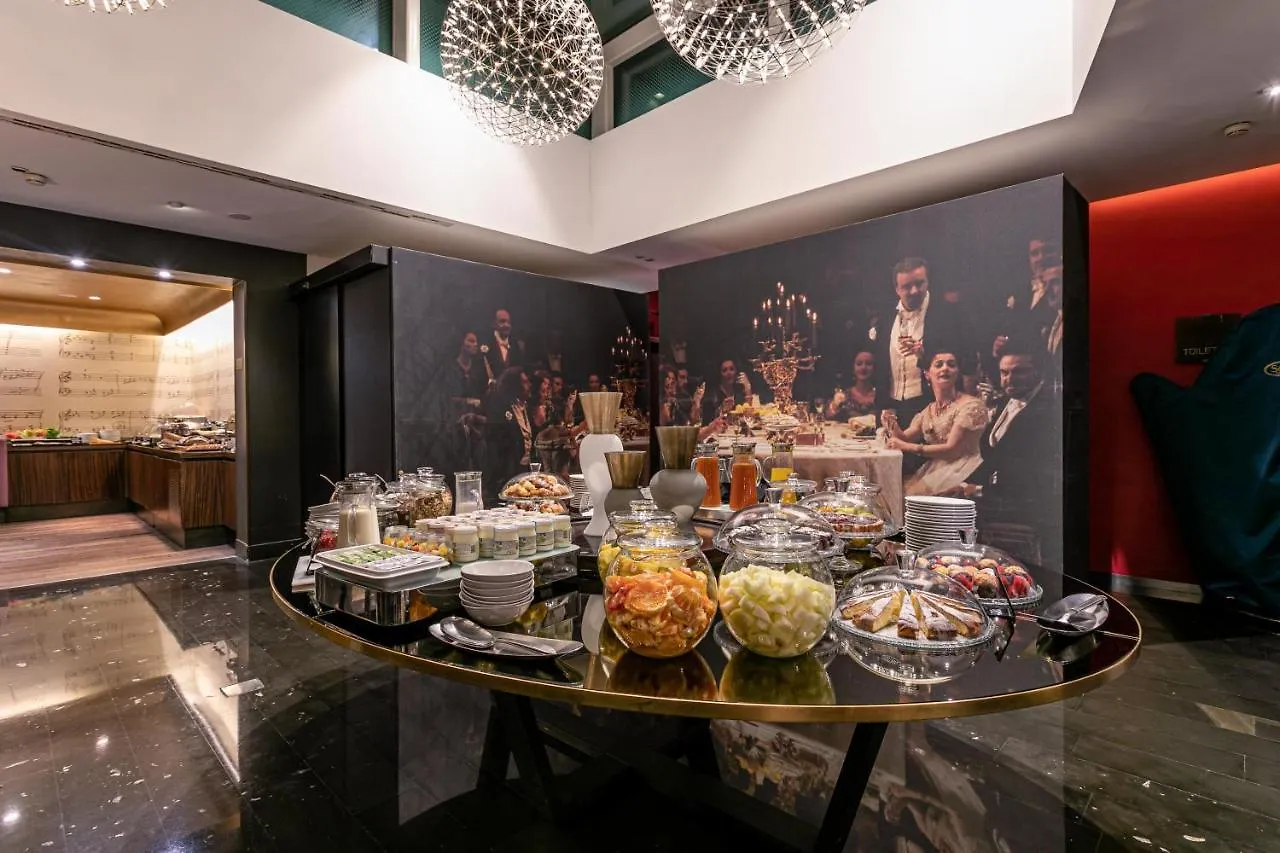 ****  Hotel Milano Scala Italy